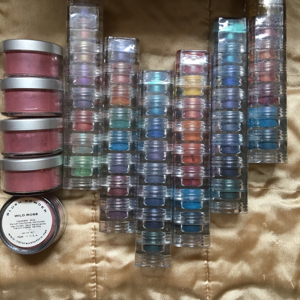Mineral Make Up Foundation & Eye Shadows
